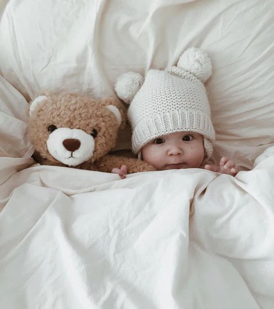 30 DIY Newborn Baby Photos Ideas for Hospital & Home.jpeg__PID:0b059a05-d937-4da1-9934-b391fab4afda